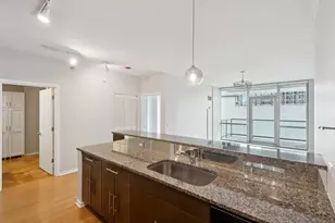 123 S Green St, Chicago, IL 60607 - Photo 7
