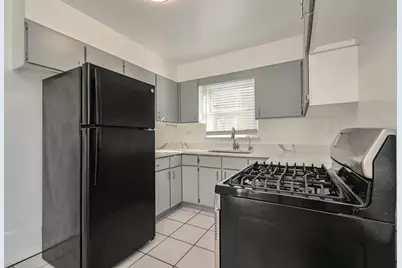 127 S Hawthorne Boulevard, Mundelein, IL 60060 - Photo 11
