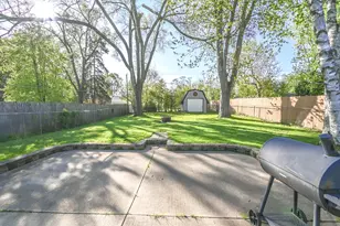 127 S Hawthorne Blvd, Mundelein, IL 60060 - Photo 33