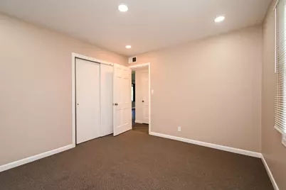 127 S Hawthorne Boulevard, Mundelein, IL 60060 - Photo 23