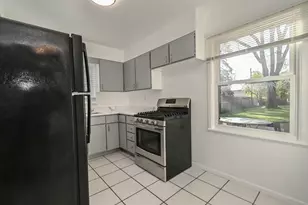 127 S Hawthorne Blvd, Mundelein, IL 60060 - Photo 9