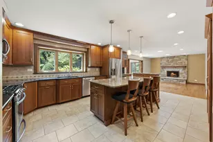 26W257 Blackhawk Dr, Wheaton, IL 60189 - Photo 7