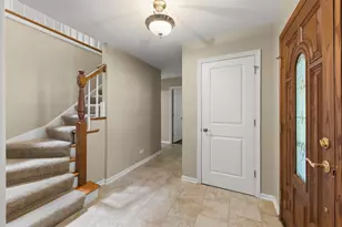 26W257 Blackhawk Dr, Wheaton, IL 60189 - Photo 3