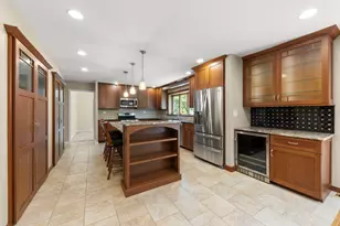 26W257 Blackhawk Dr, Wheaton, IL 60189 - Photo 9