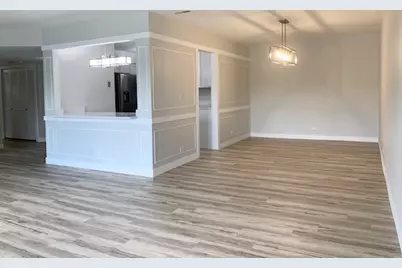 301 Lake Hinsdale Drive #209, Willowbrook, IL 60527 - Photo 3