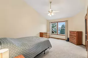 955 Heathrow Ln, Naperville, IL 60540 - Photo 21