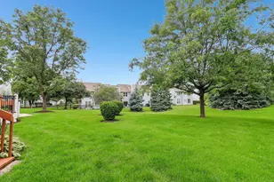 955 Heathrow Ln, Naperville, IL 60540 - Photo 35