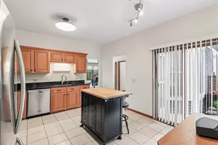 955 Heathrow Ln, Naperville, IL 60540 - Photo 5