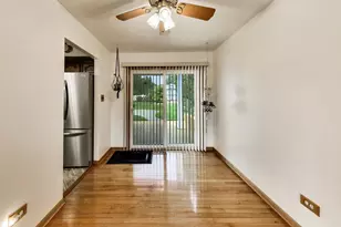 10532 S Sun Valley Ct, Palos Hills, IL 60465 - Photo 9