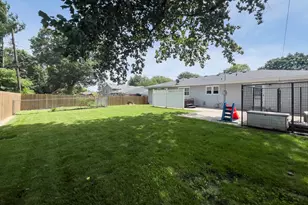 16 Woodruff Dr, Bloomington, IL 61701 - Photo 53