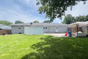 16 Woodruff Dr, Bloomington, IL 61701 - Photo 51
