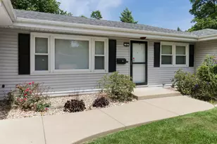 16 Woodruff Dr, Bloomington, IL 61701 - Photo 3