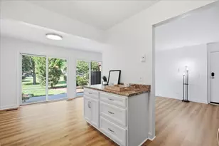 326 Woodbury Ct, Schaumburg, IL 60193 - Photo 5