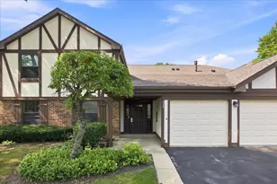 326 Woodbury Ct, Schaumburg, IL 60193 - Photo 1