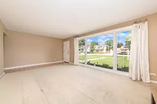 839 E Thacker St, Des Plaines, IL 60016 - Photo 5