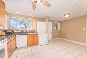 839 E Thacker St, Des Plaines, IL 60016 - Photo 9