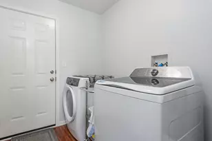 2901 Harrisburg Ct, Lindenhurst, IL 60046 - Photo 17
