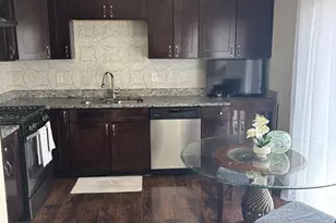 111 Greentree Ct, Bolingbrook, IL 60440 - Photo 5
