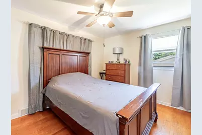 5817 S Mulligan Avenue, Chicago, IL 60638 - Photo 11