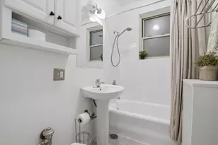 240 S Maple Ave, Oak Park, IL 60302 - Photo 9