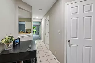 421 Lakeview Cir, Bolingbrook, IL 60440 - Photo 9