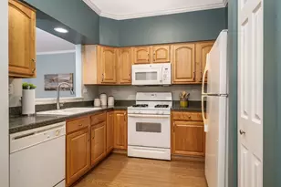 878 Stuarts Dr, Saint Charles, IL 60174 - Photo 7