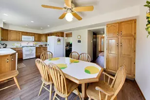 289 Barclay Dr, Glendale Heights, IL 60139 - Photo 9