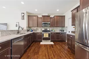 85 Marcel Ln, Schaumburg, IL 60194 - Photo 9
