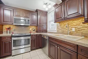 1406 W Empire St, Bloomington, IL 61701 - Photo 9