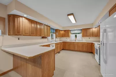 9011 W Sunset Drive, Wonder Lake, IL 60097 - Photo 11