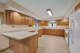 9011 W Sunset Dr, Wonder Lake, IL 60097 - Photo 11