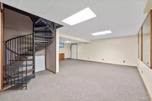 9011 W Sunset Dr, Wonder Lake, IL 60097 - Photo 23