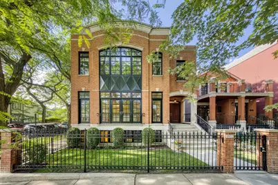 1852 W Wellington Avenue, Chicago, IL 60657 - Photo 1