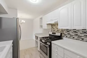 1880 Bonnie Lane, Hoffman Estates, IL 60169 - Photo 7