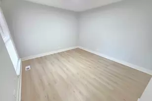 1950 Kenilworth Cir, Hoffman Estates, IL 60169 - Photo 7