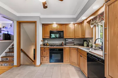 117 S Erie Street, Wheaton, IL 60187 - Photo 9