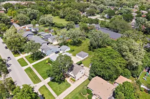 117 S Erie St, Wheaton, IL 60187 - Photo 33