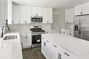 600 Brookstone Rd, Grayslake, IL 60030 - Photo 7