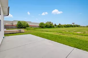 2080 Waters Edge Dr, Minooka, IL 60447 - Photo 27
