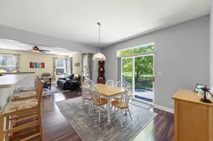 200 Brompton Ct, Oswego, IL 60543 - Photo 9