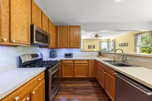 200 Brompton Ct, Oswego, IL 60543 - Photo 11