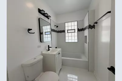 10010 S Emerald Avenue, Chicago, IL 60628 - Photo 11