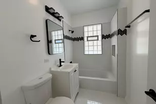 10010 S Emerald Ave, Chicago, IL 60628 - Photo 11