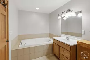 529 Hollyberry Ln, Bourbonnais, IL 60914 - Photo 21