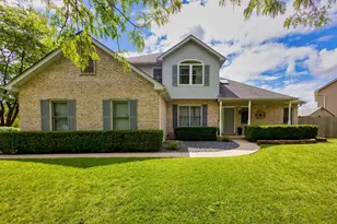 8 Steck Ct, Bolingbrook, IL 60440 - Photo 1
