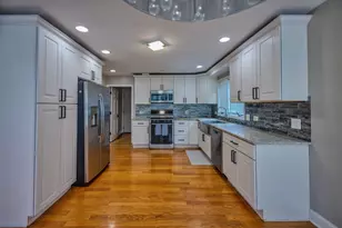 8 Steck Ct, Bolingbrook, IL 60440 - Photo 7