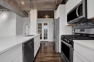 1000 W 15th St, Chicago, IL 60608 - Photo 11