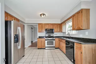 8348 Adbeth Ave, Woodridge, IL 60517 - Photo 13