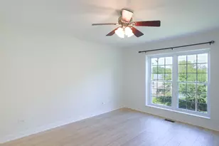 37 Carey Ln, Streamwood, IL 60107 - Photo 15