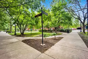 811 W 15th Pl, Chicago, IL 60608 - Photo 25